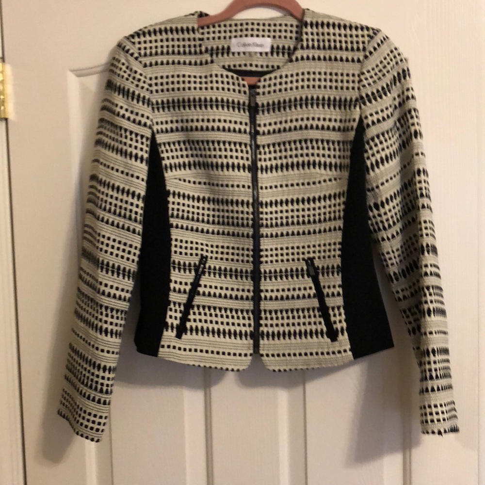 Calvin Klein Size 4 Black and White Blazer